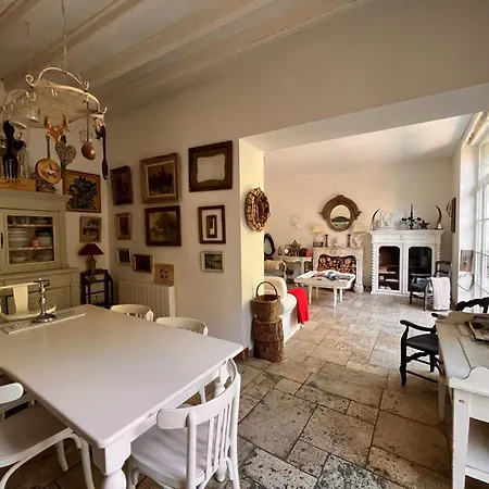 ラ デペンダンス 別荘 トゥール