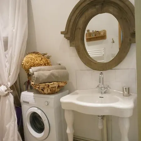 ラ デペンダンス *