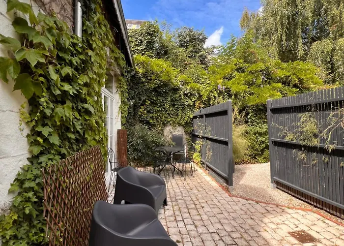 La Dépendance * Tours